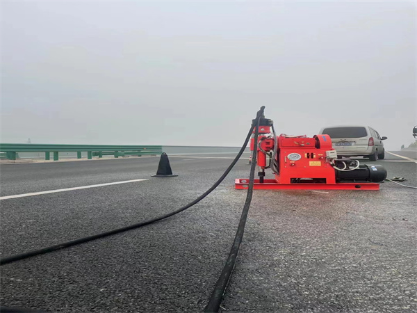 大祥马路路基路面开裂下沉注浆加固灌浆